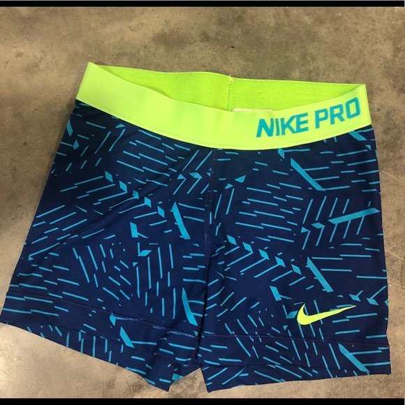 Nike Pants - 💥 Nike Pro 3’ shorts 💥 like new!